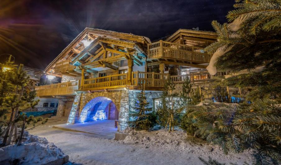 Luxury Ski Chalet Lhotse in Val dIsere, France