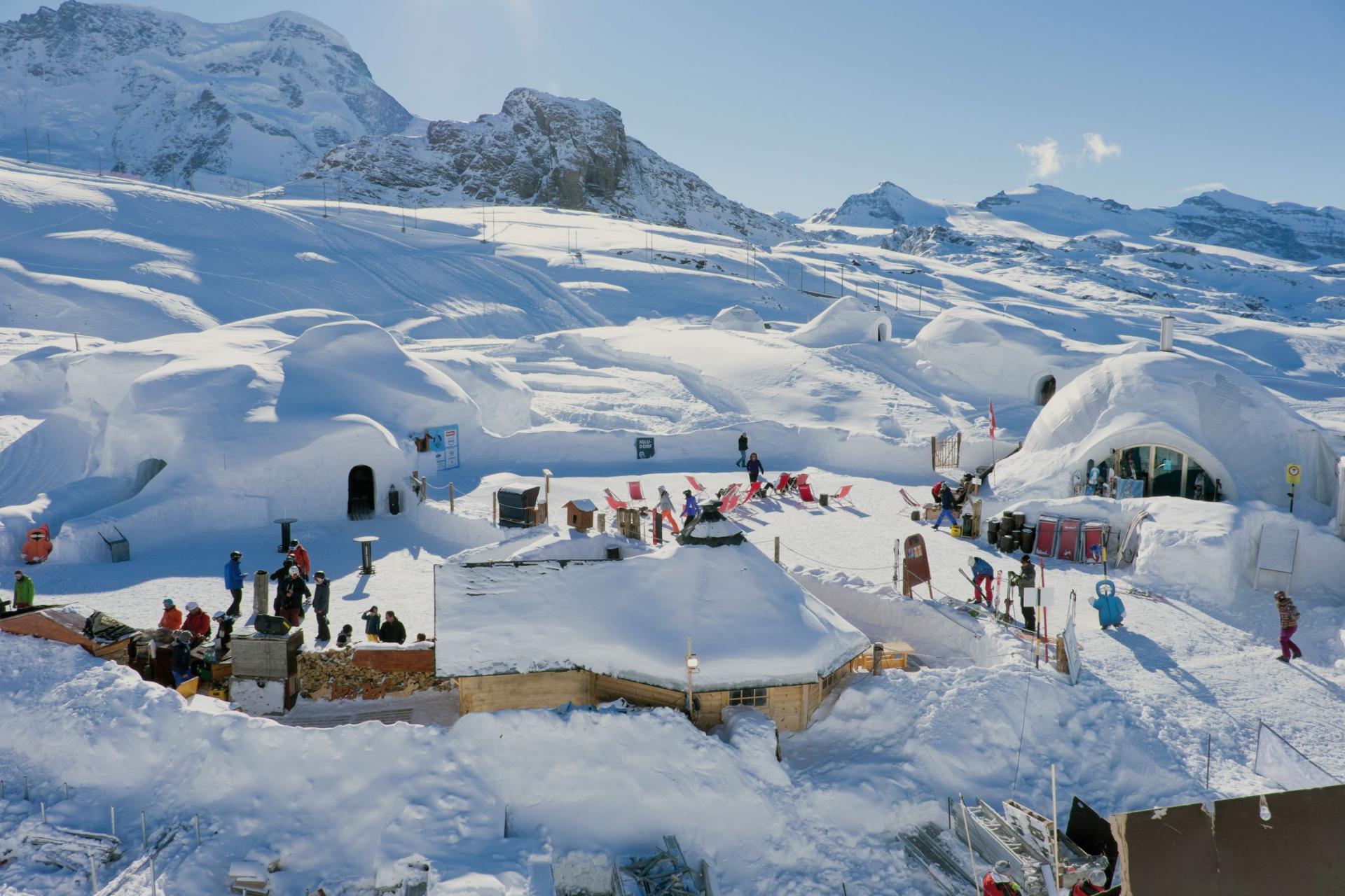 Иглы деревня. Iglu-Dorf в Швейцарии. Иглу Дорф. Гостиница Iglu-Dorf Zugspitze. Церматт иглу.