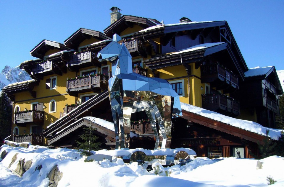 Hotel Cheval Blanc, Courchevel 1850 luxury restaurants in Courchevel, Michelin restaurants Courchevel 1850, Michelin restaurants 3 Valleys, dining in Courchevel, hotels in Courchevel