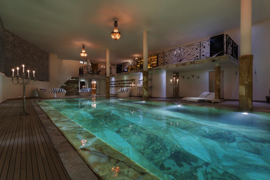 Truffe Blanche luxury swimming pool