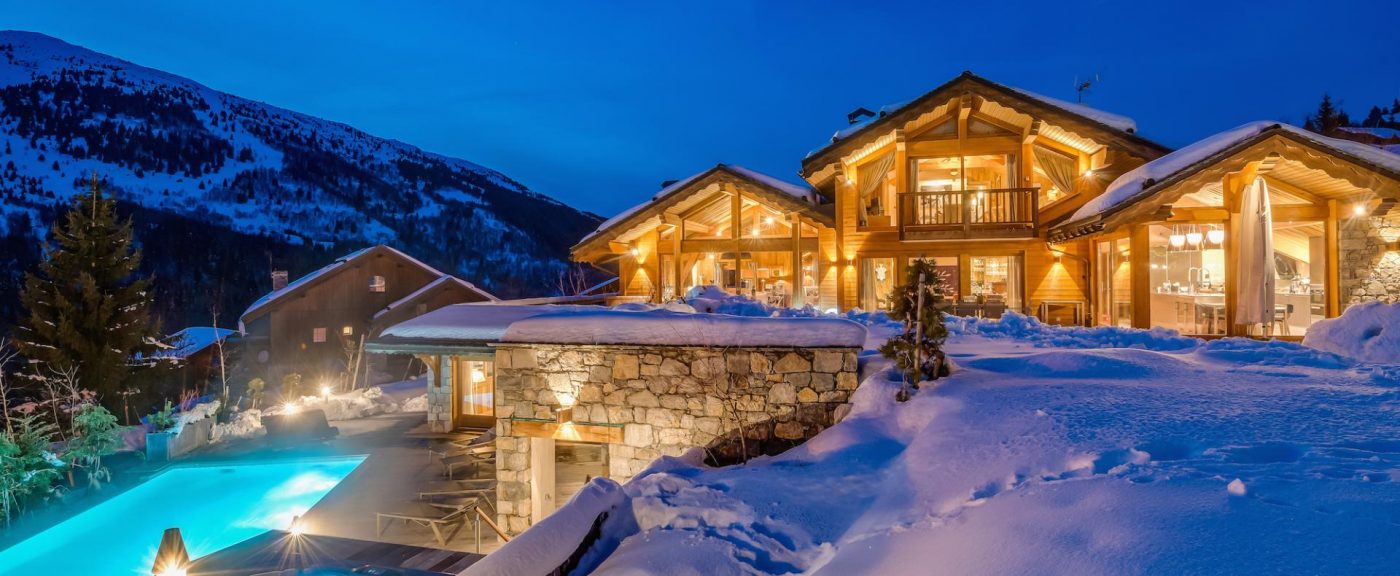 The stunning swimming pool at Chalet Mont Tremblant