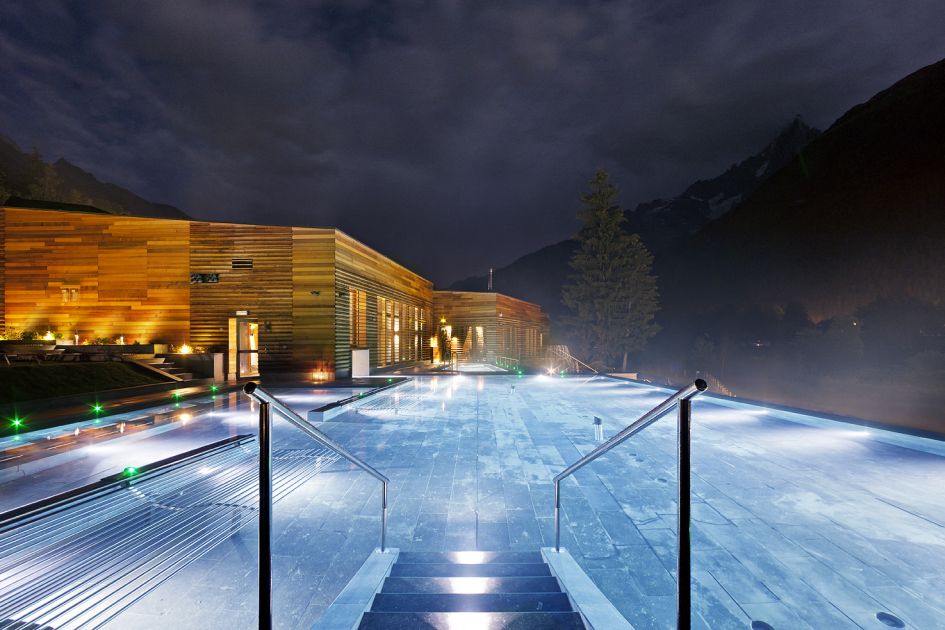 The outdoor swimming pool at QC Terme in Chamonix. A spa day is one of the most luxurious non ski activities.