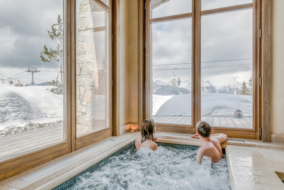 wellness chalets, chalets with wellness facilities, luxury chalet with a spa, luxury chalet in Courchevel with a hot tub