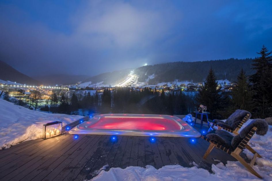 chalet with a hot tub view in Morzine, chalets with outdoor hot tubs, Chalet Sapphire in Morzine