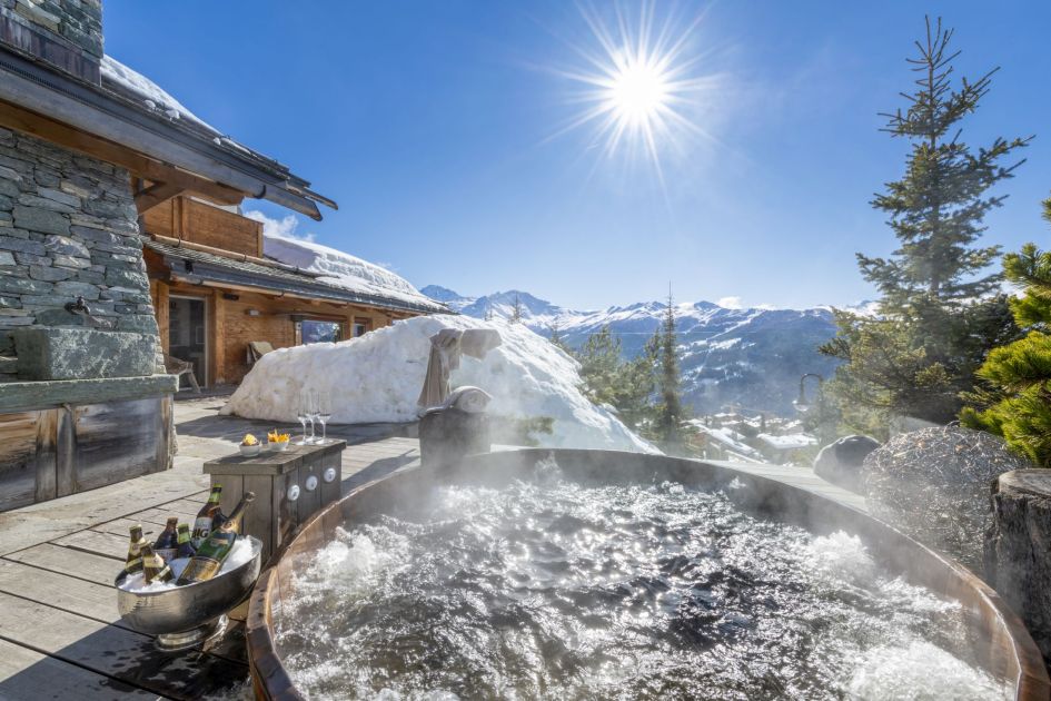 chalets with outdoor hot tub, luxury chalet in Verbier with a hot tub