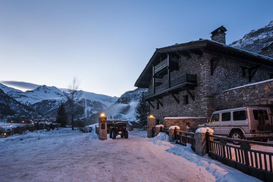 Domaine Toit du Monde, Val d'Isere large luxury chalet in Val d'Isere, Val d'Isere corporate ski holiday