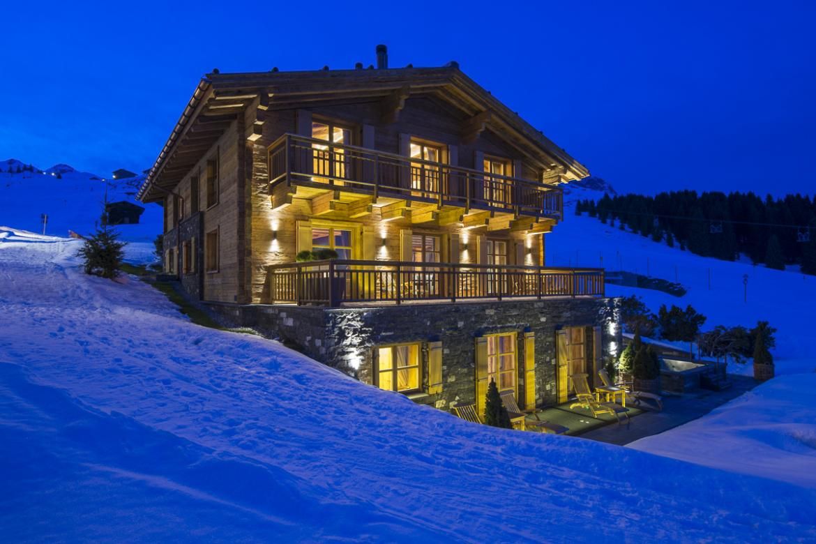 luxury chalets in Lech, Lech luxury chalet holiday, family chalet in Lech, Lech chalet with a hot tub, ski in ski out chalet in Lech