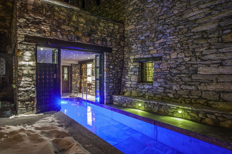 unique luxury chalets, luxury ski chalet Val d'Isere, Val d'Isere chalet with a pool, luxury family ski chalet 