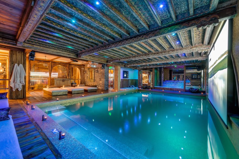 best luxury chalets with a swimming pool, chalet in Val d'Isere with a pool, Val d'Isere chalet with a swimming pool