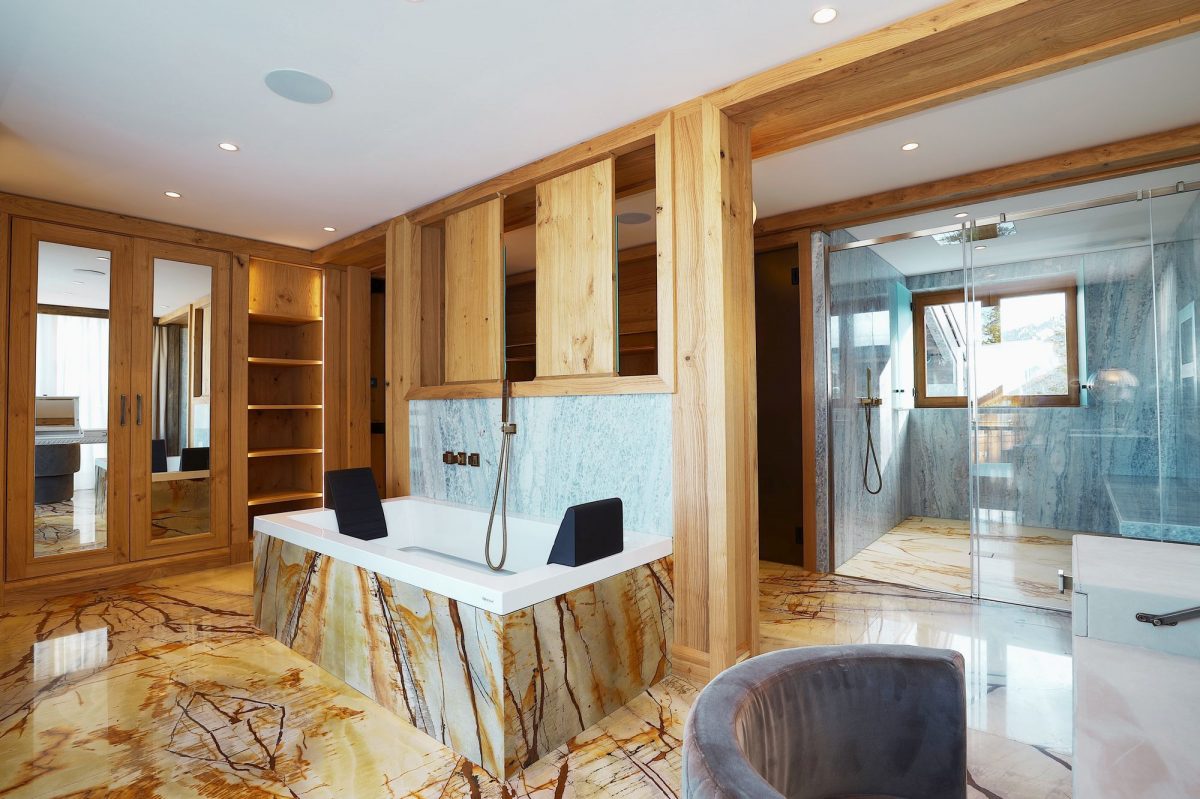 Chalet Aurore, Master Bathroom luxury ski chalet, luxury ski holiday, luxury bathroom, Courchevel 1850, Chalet Aurore