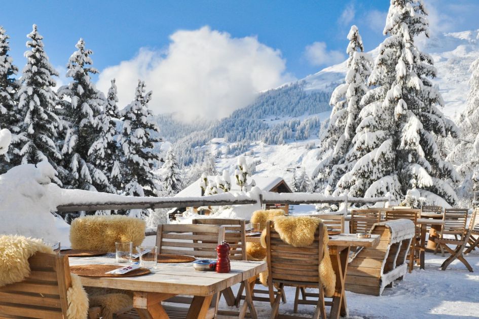 private ski guide, ultimate luxury ski holiday, lunch on the mountain, mountain lunch, luxury skiing