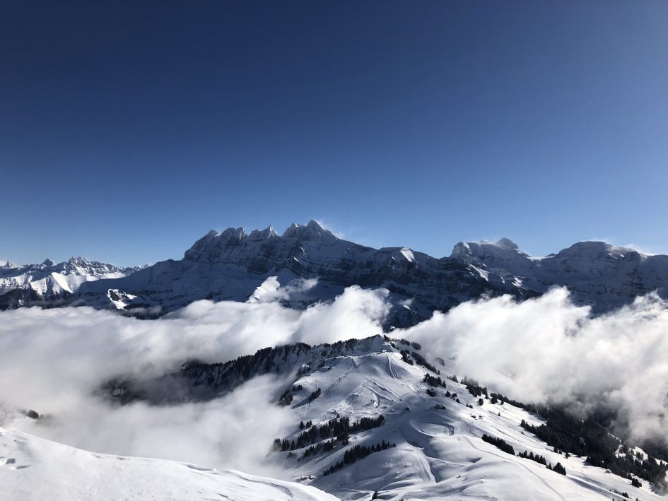 Tips to ski the Swiss Wall. Skiing the Swiss Wall. Instructors skiing tips.