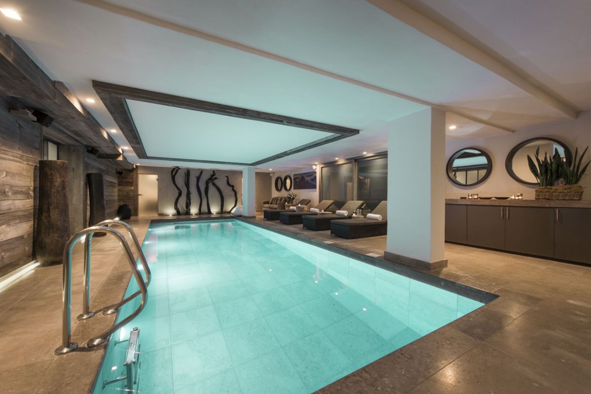 best swimming pools in Verbier, chalet with a pool in Verbier, luxury Verbier ski chalet with a pool 