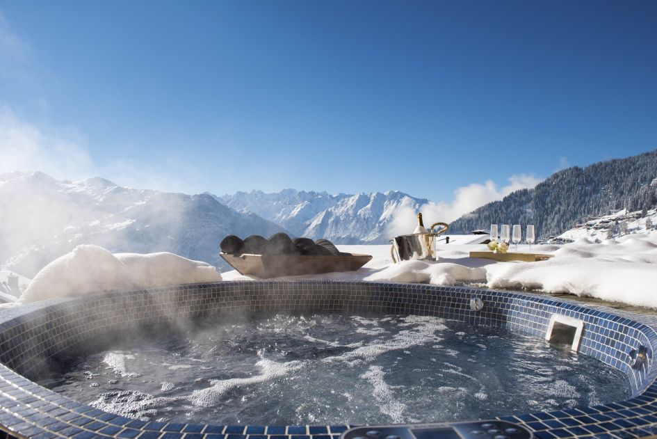 Top 5 Verbier Hot Tubs, Outdoor Hot Tub, Luxury chalet hot tubs