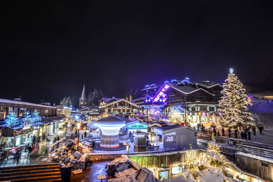 Courchevel 1850 at night