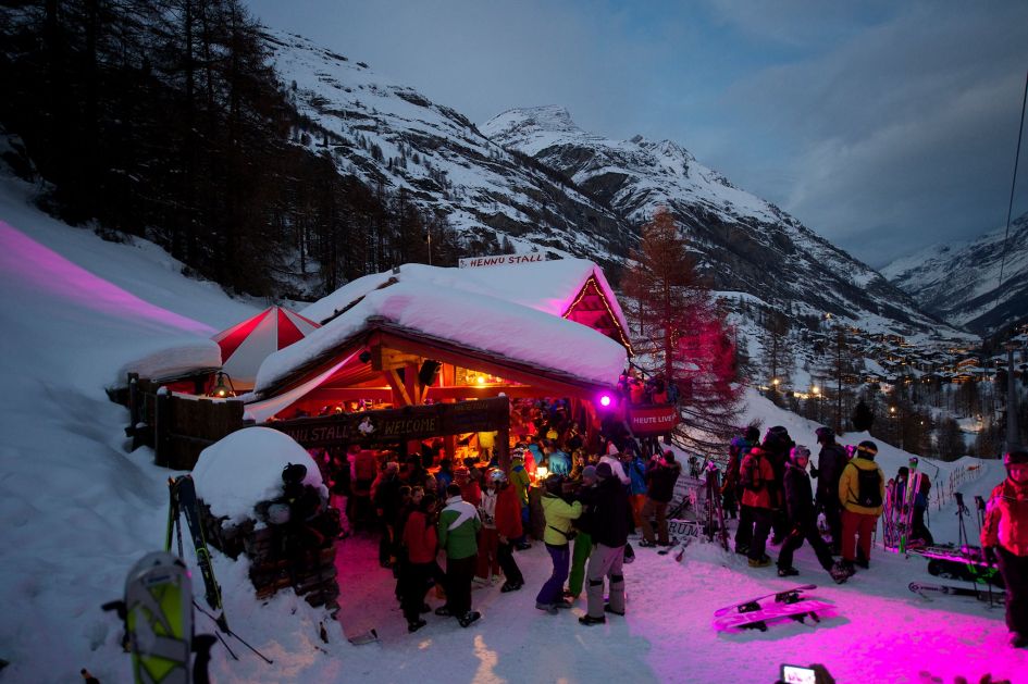 Piste side apres ski in Zermatt doesn't get much better than Hennu Stall for it's party vibes, DJ's and prime position after a day skiing in Zermatt