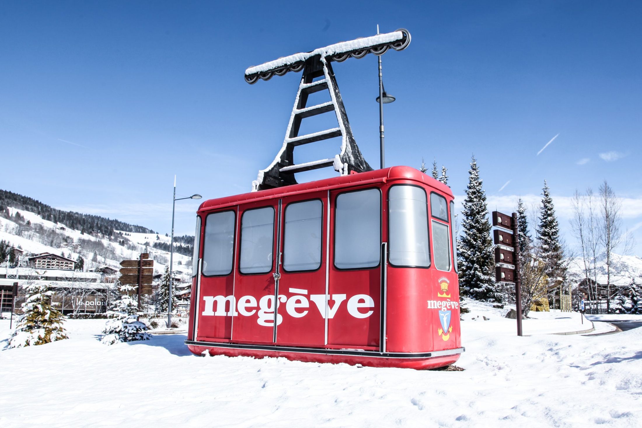 Luxury skiing in Megeve makes the most of the whole Mont Blanc area.