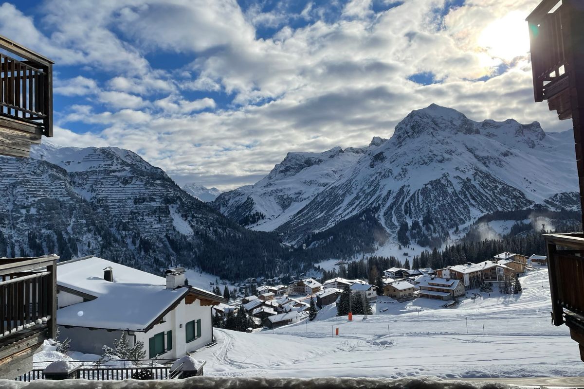 This luxury ski in ski out chalet in Lech is all about convenience to the slopes and the centre of the luxury Austrian ski resort