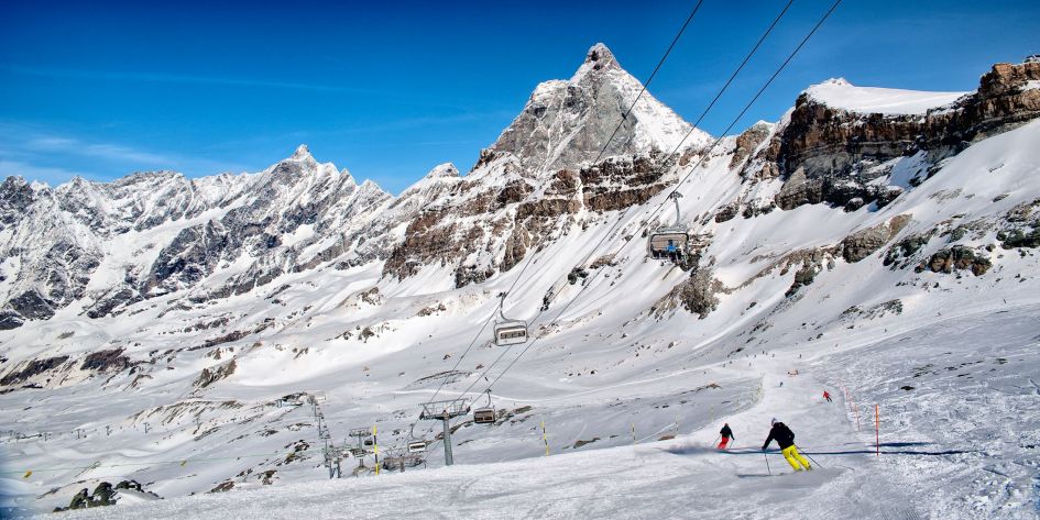 Cervinia is a great ski resort in December to take an early season ski holiday. Featuring skiing in the Italian Alps with stunning mountain views.