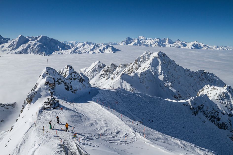 Verbier is a great ski resort in December for an early season ski holiday. Its high altitude aspect means it has snow-sure pistes from November. 
